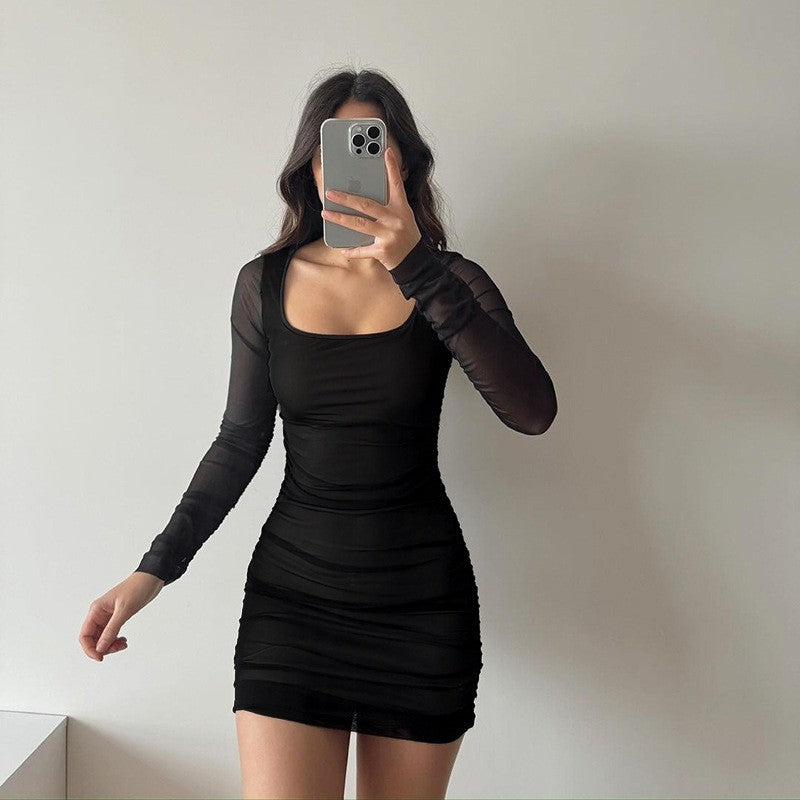 Damen figurbetontes Minikleid mit transparenten langärmeligen Einsätzen und Rüschendetails EB