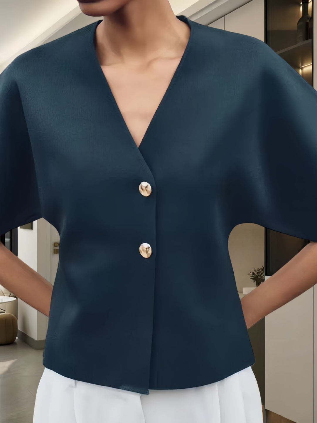 Damen Bluse mit innovativem Schnitt und eleganten Details EB