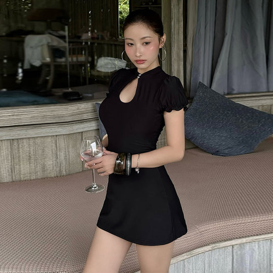 Damen Minikleid mit hochgeschlossenem Ausschnitt und figurbetonter Silhouette EB