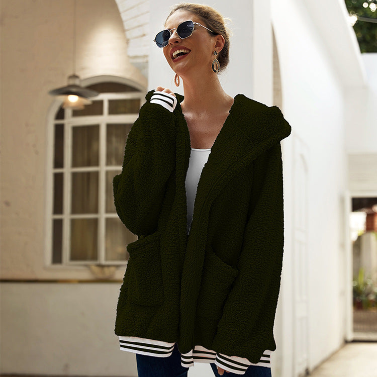 Damen kuschelige Fleecejacke mit Kapuze und seitlichen Taschen EB