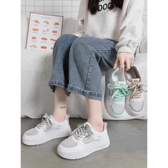 Damen Sportliche Sneakers mit luftiger Mesh-Oberfläche und dämpfender Sohle EB