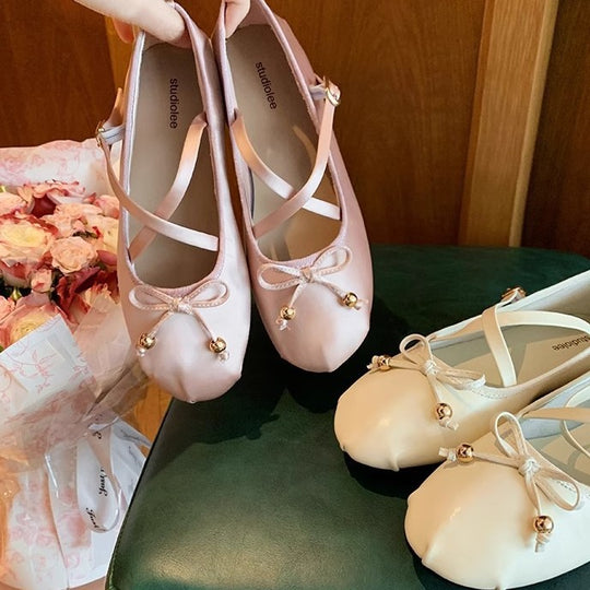 Damen Ballerinas mit feinen Riemen und charmantem Schleifendetail EB