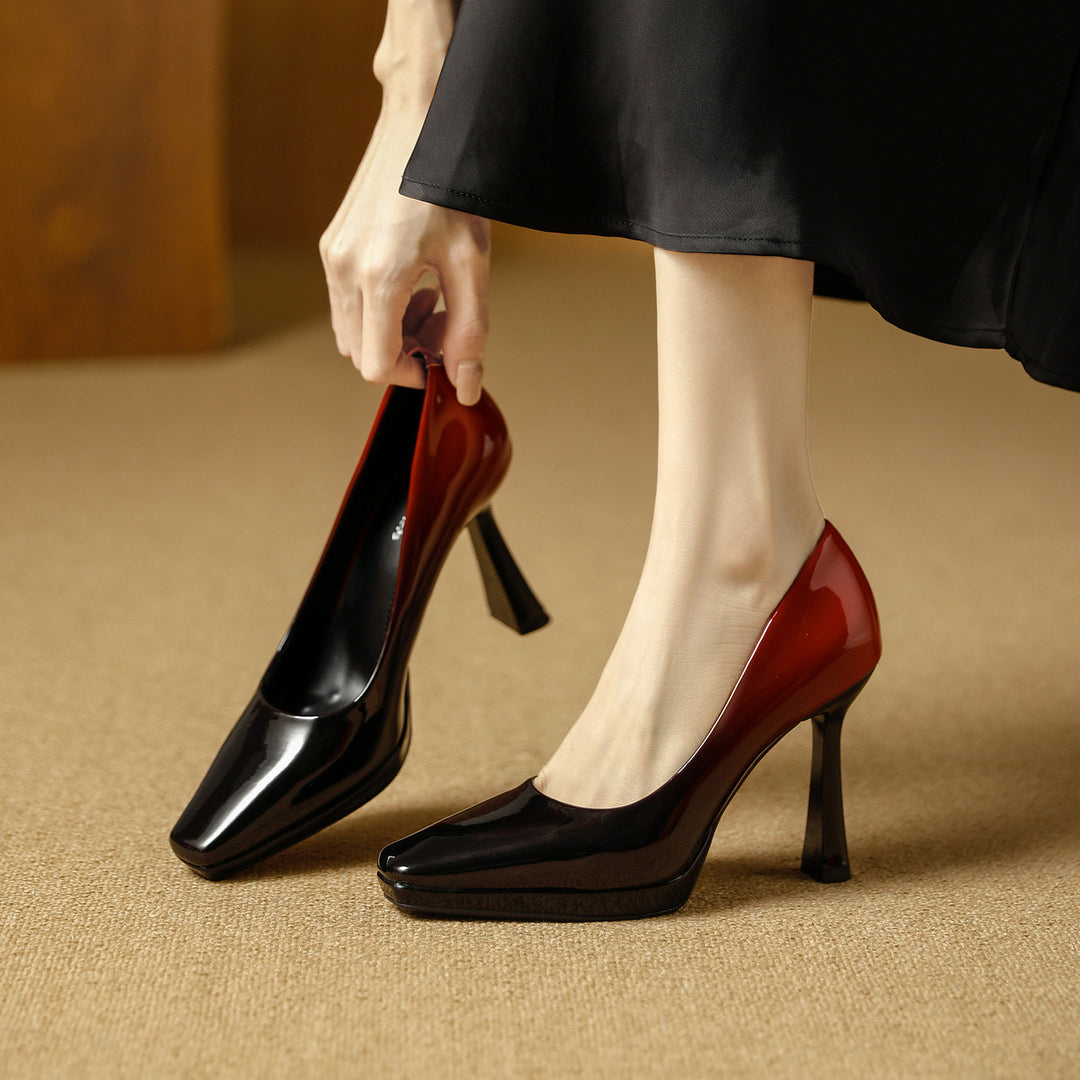 Damen Hochglanz Pumps mit quadratischem Zehenbereich und elegantem Konturdesign EB