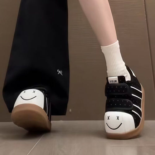 Damen Komfortable Sneaker mit praktischen Klettverschlüssen und lässigem Design EB