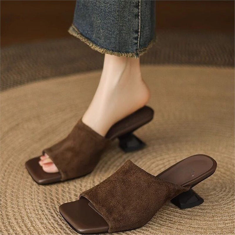 Damen elegante Mules mit geschwungenem Absatz EB