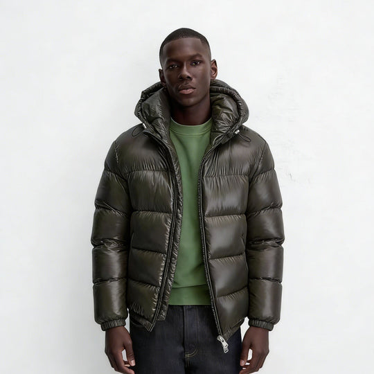 Herren nan steppte Kapuzenjacke mit glänzender Oberfläche, warmer Synthetikfüllung und Zweiwege-Reißverschluss EB