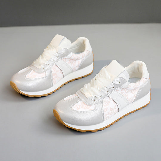 Damen sportliche Sneakers mit glänzenden Akzentdetails und atmungsaktiver Obermaterialstruktur EB