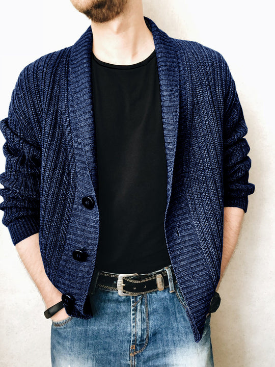 Herren Strickjacke mit tiefem Kragen EB