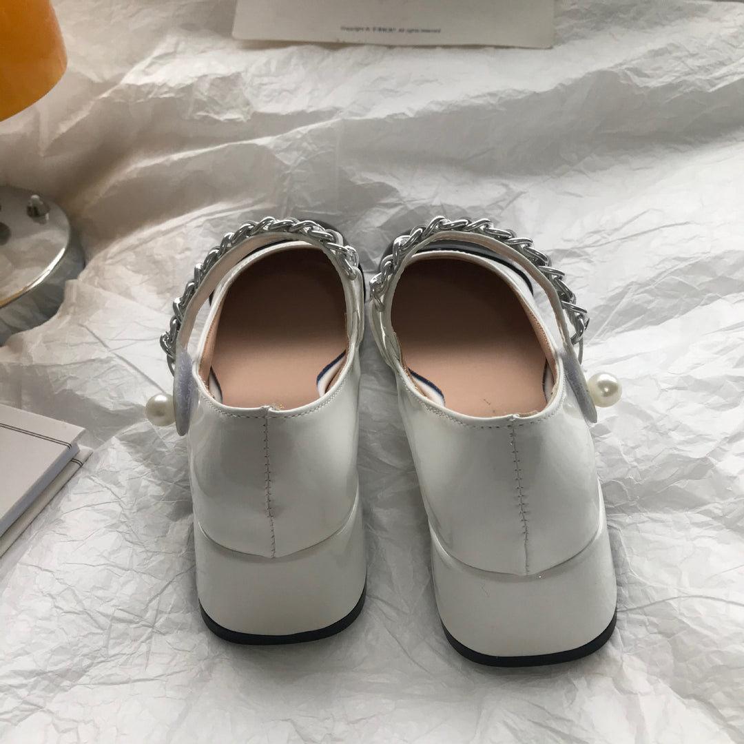 Damen Mary Jane Schuhe mit eleganter Rüschenverzierung und metallischem Akzent EB