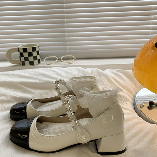 Damen Elegante Ballerinas mit modischen Riemen und detailreicher Faltenoptik EB