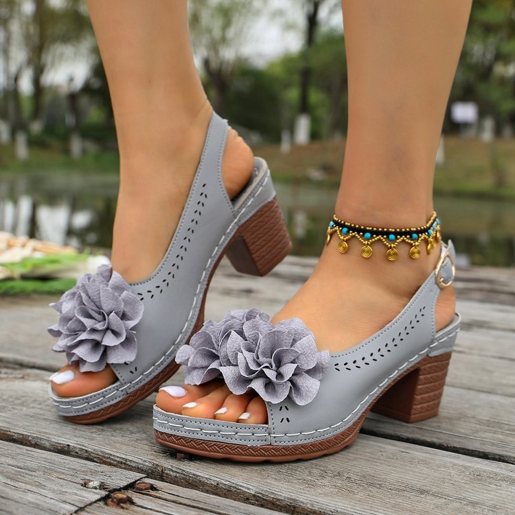 Damen elegante Sandalen mit floralem Dekor und Blockabsatz EB