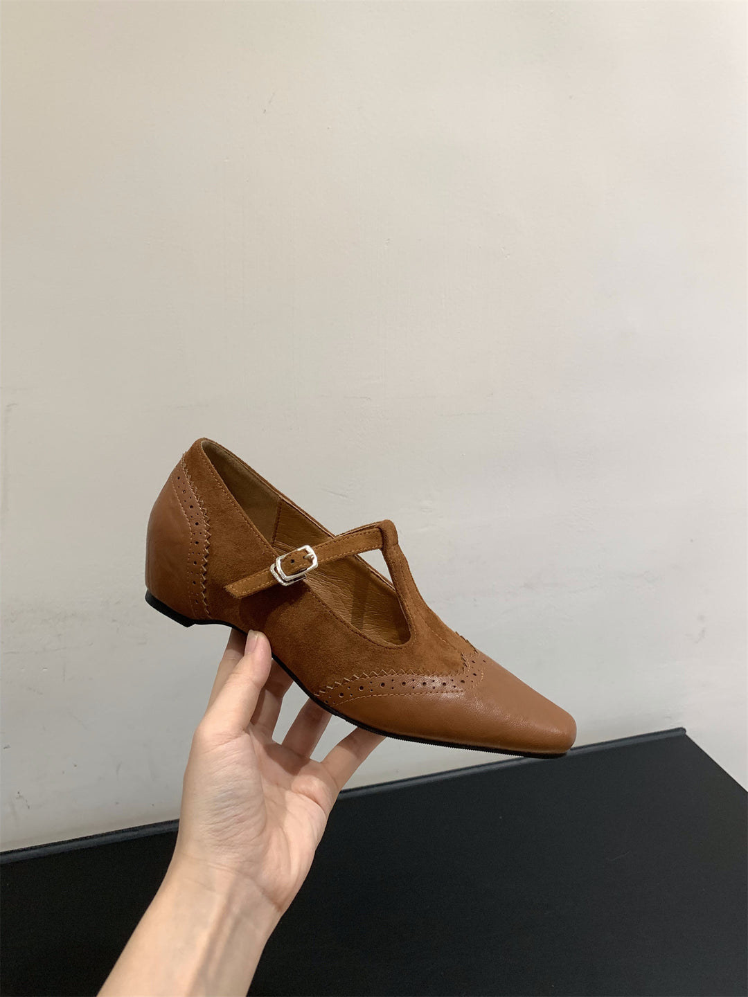 Damen elegante Schnürschuhe mit modischer Schnallenverzierung EB