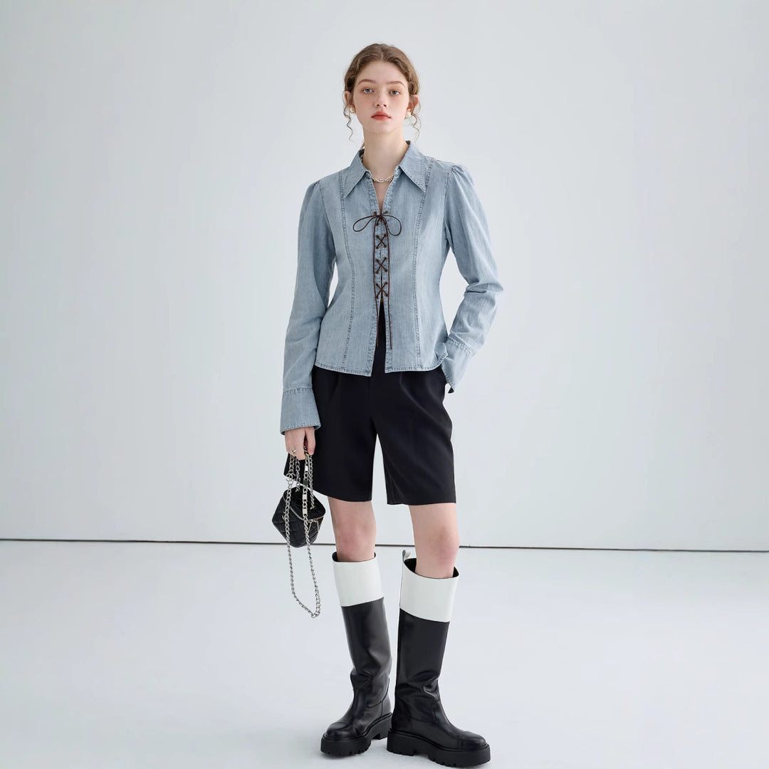 Damen Denim-Bluse mit historischem Schnürdetail und lässiger Passform EB