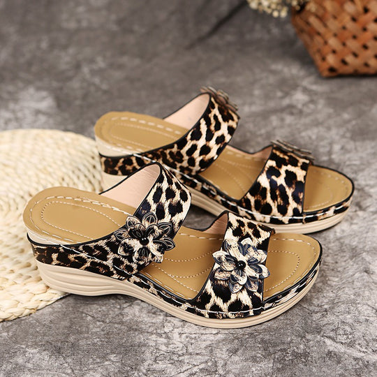Damen Wedge-Sandalen mit floralem Dekor und geschmackvollem Riemendesign EB