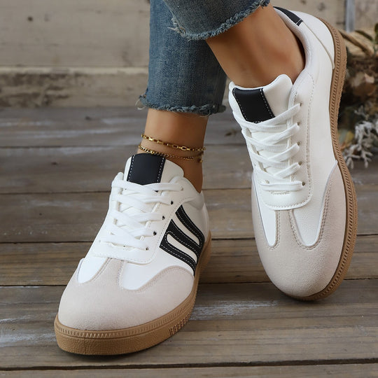 Damen Sportliche Sneakers aus hochwertigem Kunstleder mit bequemer Dämpfung EB