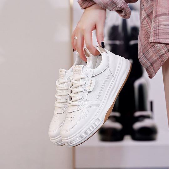 Damen Sportliche Sneaker mit gepolstertem Fußbett und rutschfester Sohle EB