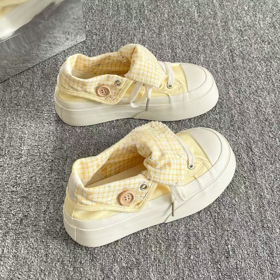 Damen Sneakers mit modischer Knopf-Details und innovativer Gummisohle EB