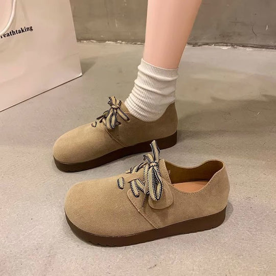 Damen Komfortable Veloursleder-Sneaker mit modischem Schnürdesign EB