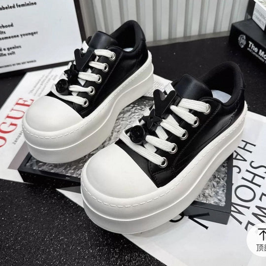 Damen Modische Sneakers mit auffälligem Design EB