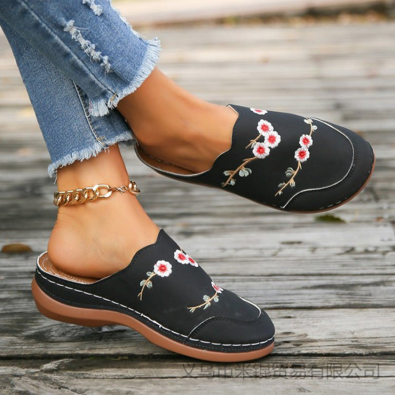Damen geschlossene Clogs mit floralem Design und komfortablem Fußbett EB