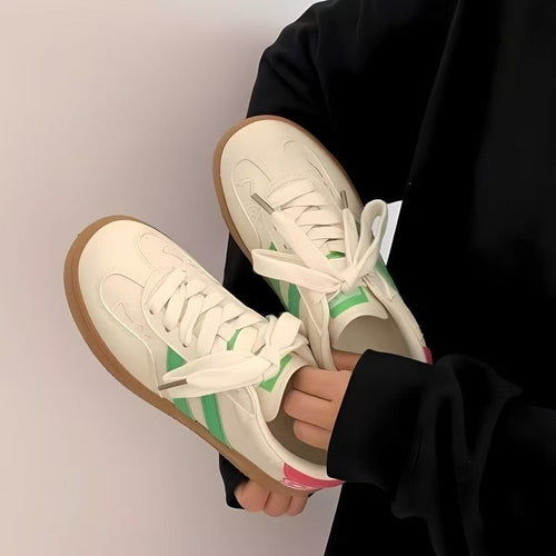 Damen Sneakers mit verspielten Blumenapplikationen und dämpfender Sohle EB