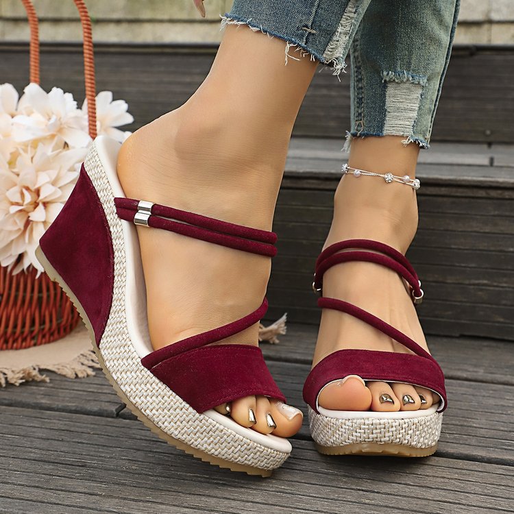 Damen Wedge-Sandaletten mit modischem Riemendesign und komfortabler Fußbettung EB