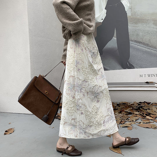 Damen  Maxirock aus samtartiger Jacquardware mit floralem Relief, hoher Taille und seitlichem Beinschlitz EB