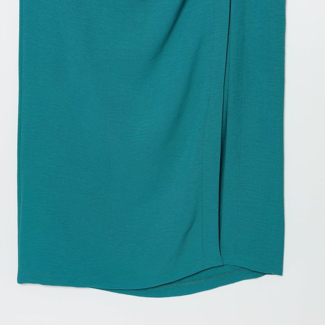 Damen Maxikleid mit elegantem Faltenwurf und asymmetrischem Saum EB