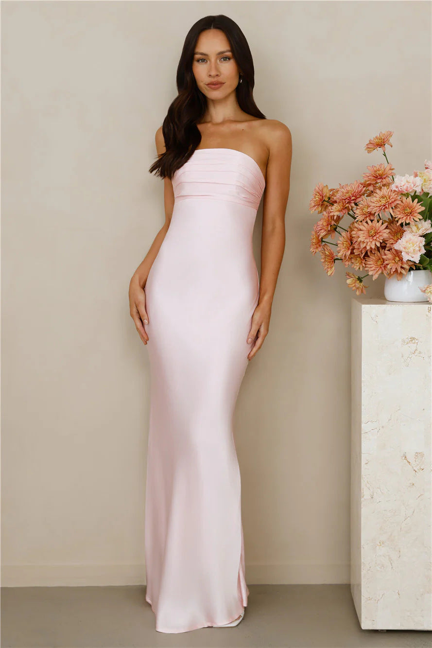 Damen Elegantes trägerloses Maxikleid mit schimmerndem Satin und figurbetontem Schnitt EB