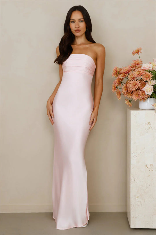 Damen Elegantes trägerloses Maxikleid mit schimmerndem Satin und figurbetontem Schnitt EB