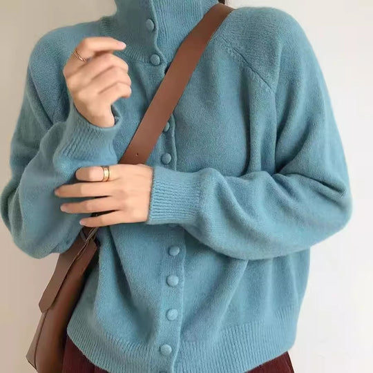Damen Strickjacke mit hoch geschlossenem Kragen und dekorativen Knöpfen EB
