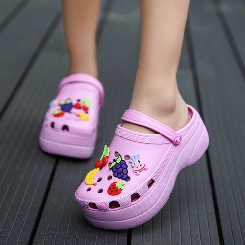 Damen Komfortable Freizeitclogs mit bunten 3D-Anhänger EB