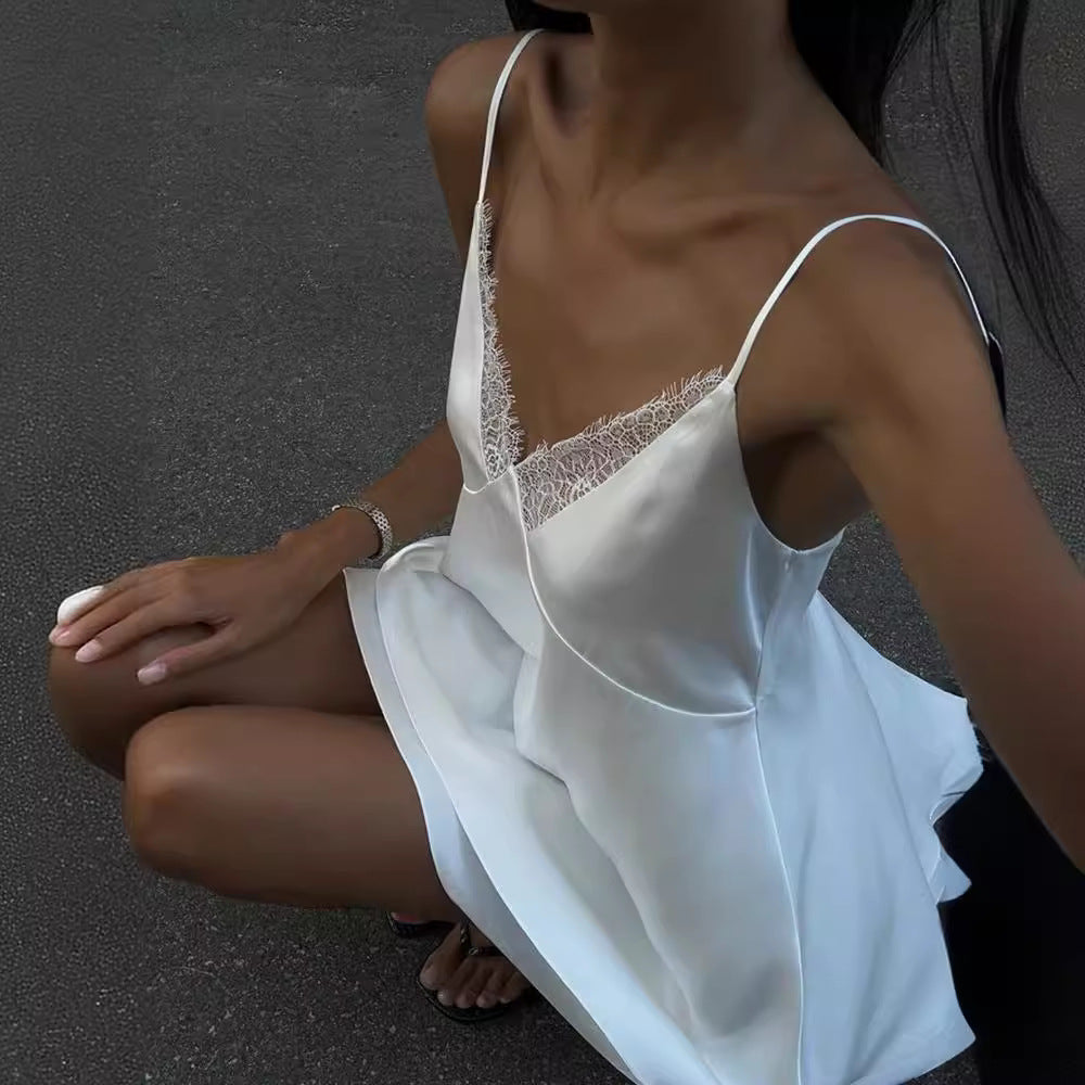 Damen elegantes Nachtkleid mit feinen Spitzenakzenten und leichtem Schnitt EB