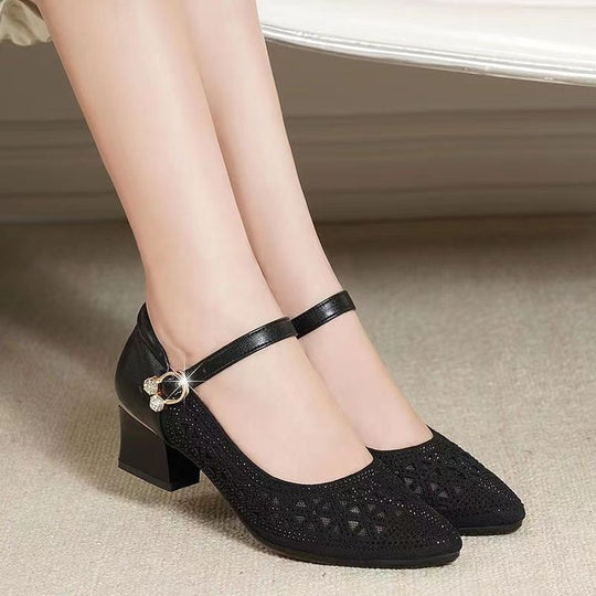 Damen elegante Pumps mit modischem Riemen und schimmernden Akzenten EB