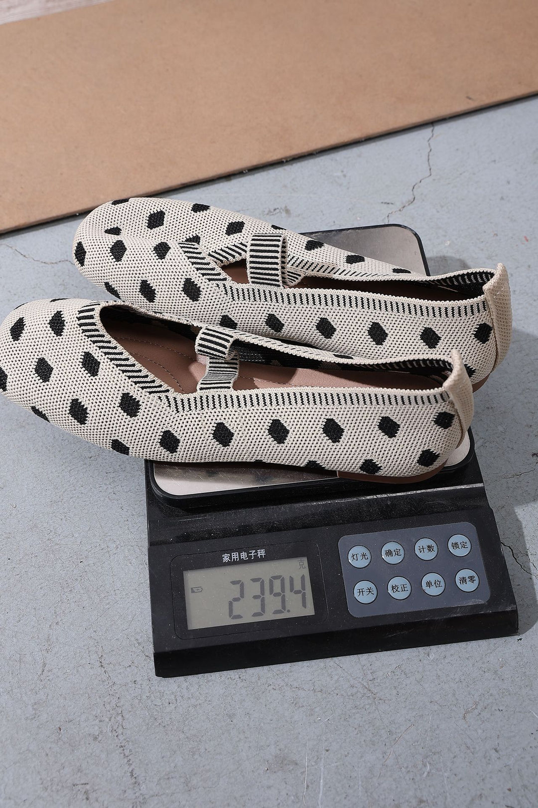 Damen Bequeme und stylische Ballerinas mit elastischem Riemen EB