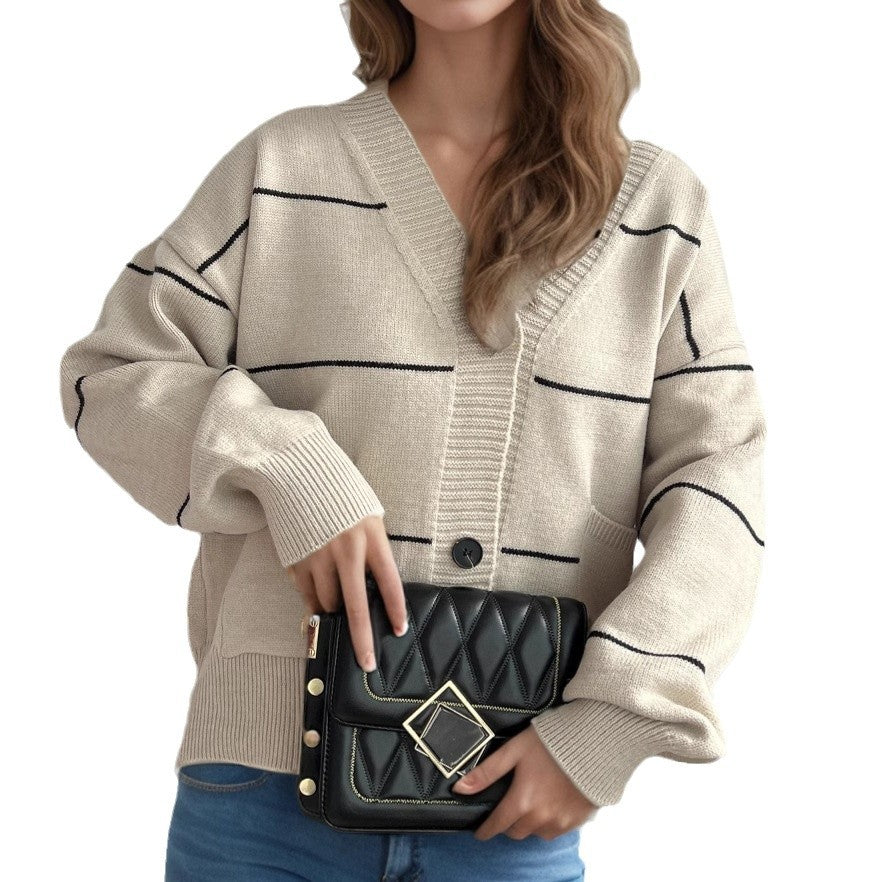 Damen lässige Strickjacke mit praktischen Taschen und modischen Kontraststreifen EB