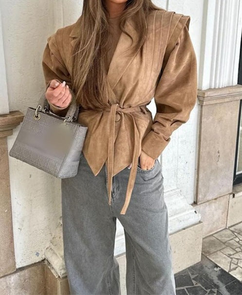 Damen Eleganter Blazer mit strukturierten Details und Taillengürtel EB