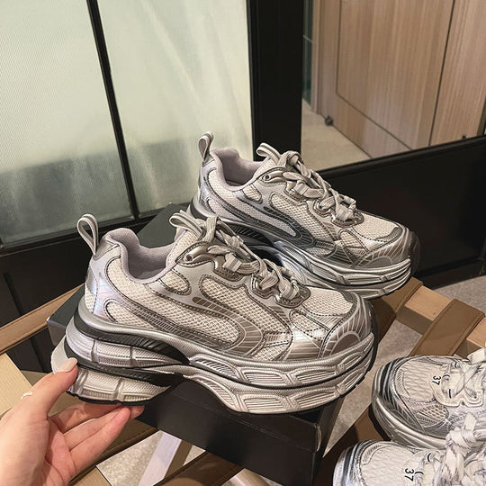 Damen Sportliche Chunky Sneakers mit reflektierenden Oberflächen und optimaler Dämpfung EB