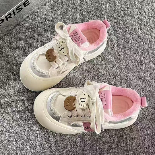 Damen Sneakers mit flauschigem Innenfutter und verspieltem Schnürsystem EB