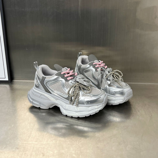 Damen Sportliche Sneakers mit atmungsaktivem Mesh und eleganten perlenverzierten Schnürsenkeln EB