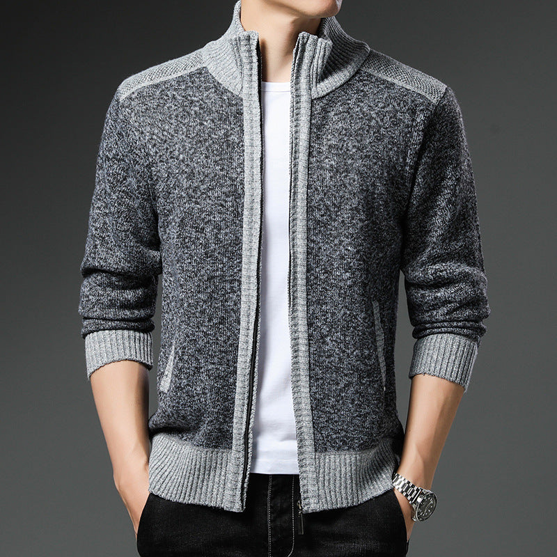 Herren Strickjacke mit hohen Kragen und praktischen Taschen EB