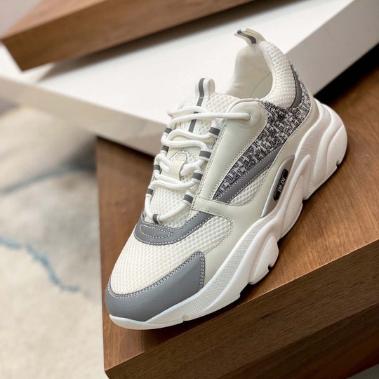 Damen Sportliche Laufschuhe mit atmungsaktiver Netzstruktur und rutschfester Sohle von EB