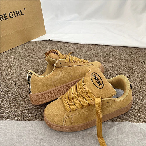 Damen Sneakers aus hochwertigem Wildleder mit bequemen Schnürsystem EB