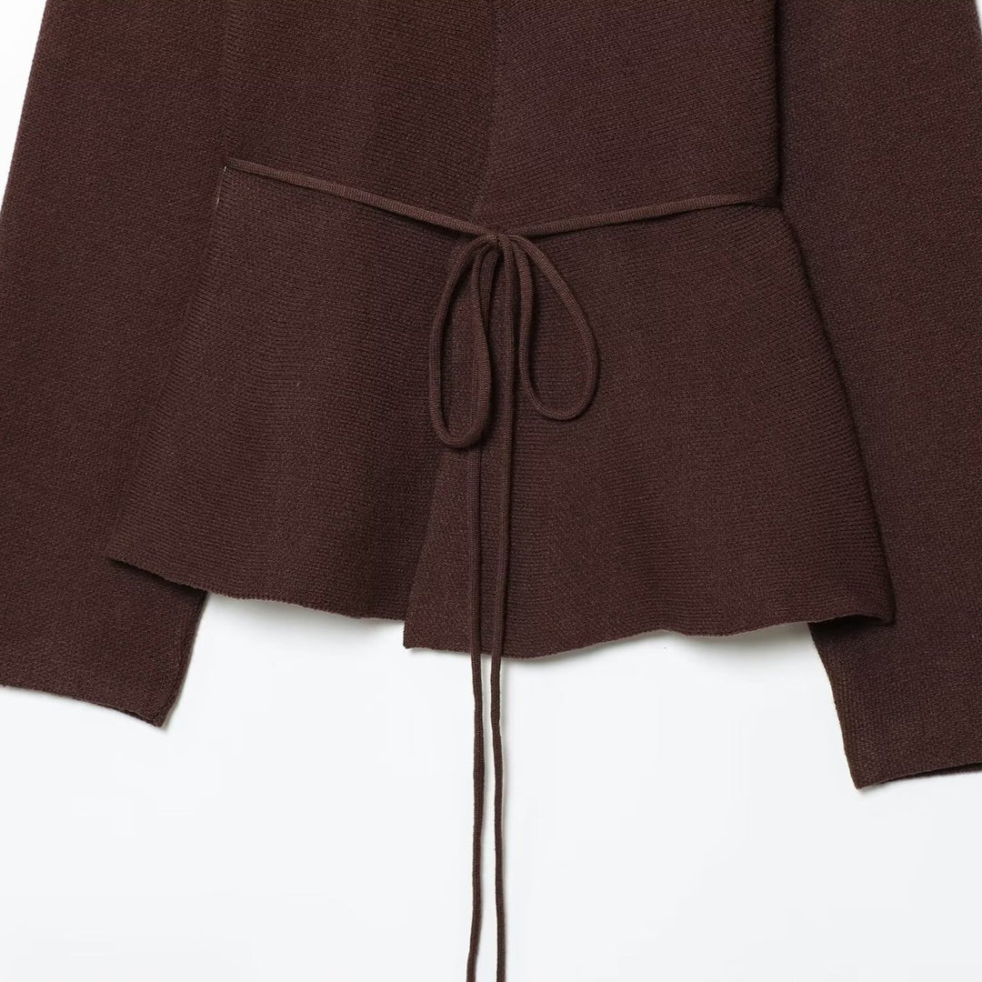 Damen Strickjacke mit eleganter Taillierung und V-Ausschnitt EB
