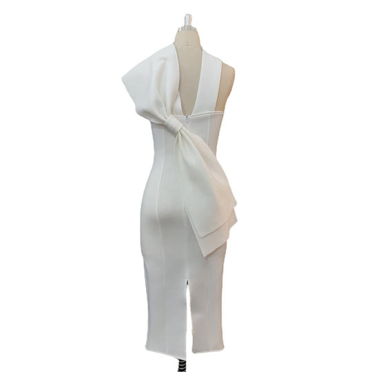 Damen Elegantes Midi-Kleid mit asymmetrischem Halsausschnitt und innovativem Rüschendetail EB