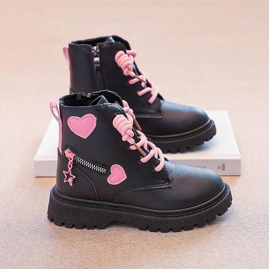 Damen modische Stiefeletten mit herzförmigen Applikationen und robustem Sohlenprofil EB
