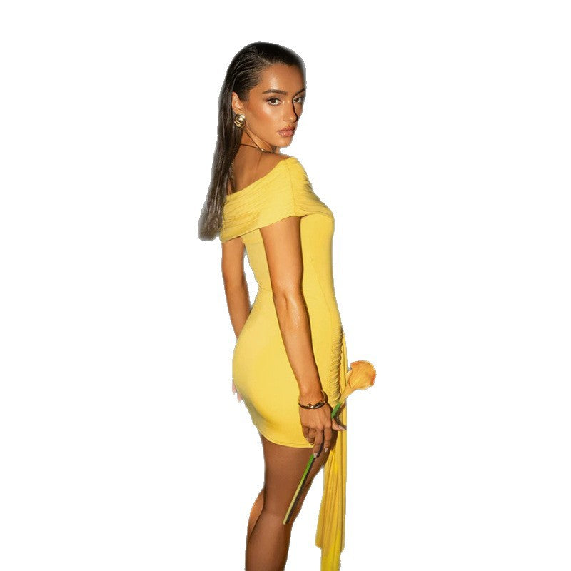 Damen Figurbetontes Minikleid mit schulterfreiem Design und asymmetrischem Saum EB