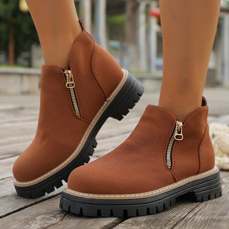 Damen Ankle-Boots mit grober Profilsohle und seitlichem Reißverschluss EB