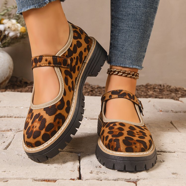 Damen Riemchen‑Slipper im Mary‑Jane‑Stil mit grober Profilsohle und Herzschließe EB