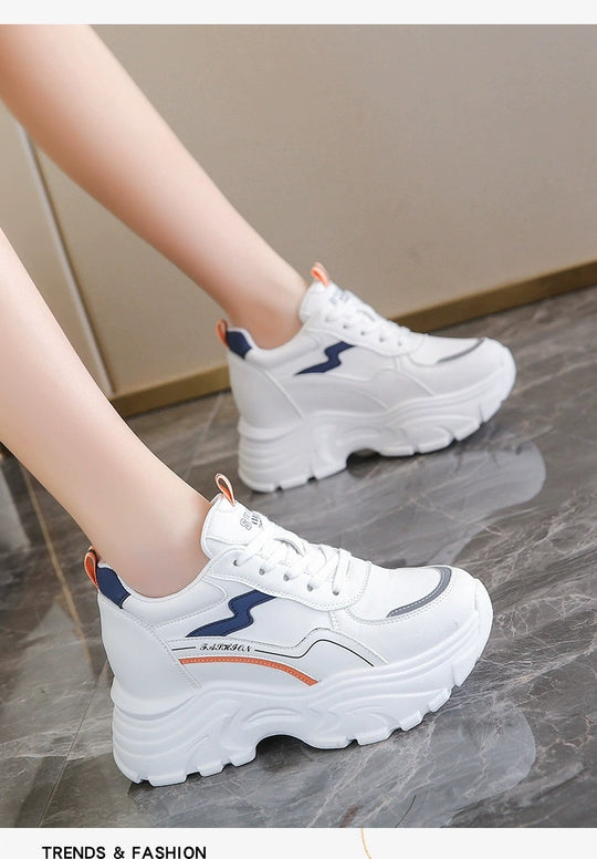 Damen Sportliche Plateau-Sneaker mit innovativer Dämpfung und modischem Design EB